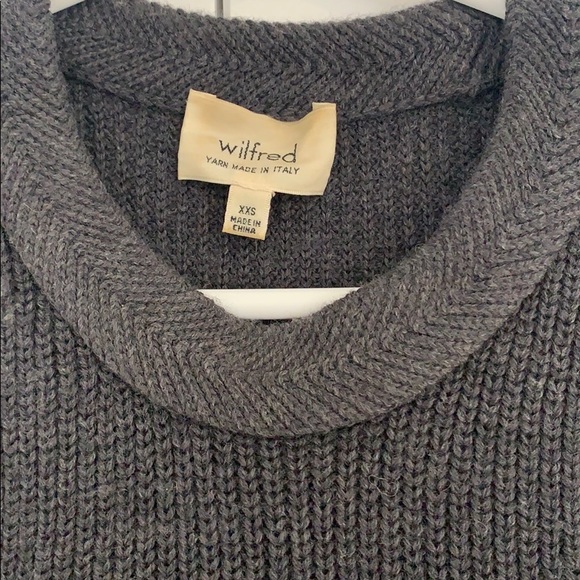 Ladies Aritzia Wilfred sweater - Picture 2 of 2